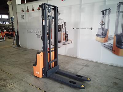 XEA 1,000-1,200kg Electric Lift Stacker 