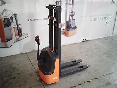 XEA 1,000-1,200kg Electric Lift Stacker 